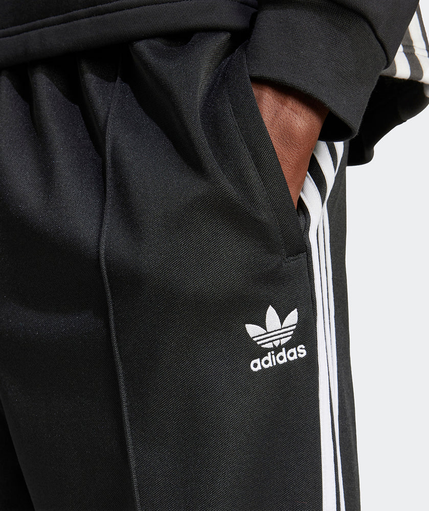 
                  
                    ADIDAS PANT BAGGY
                  
                