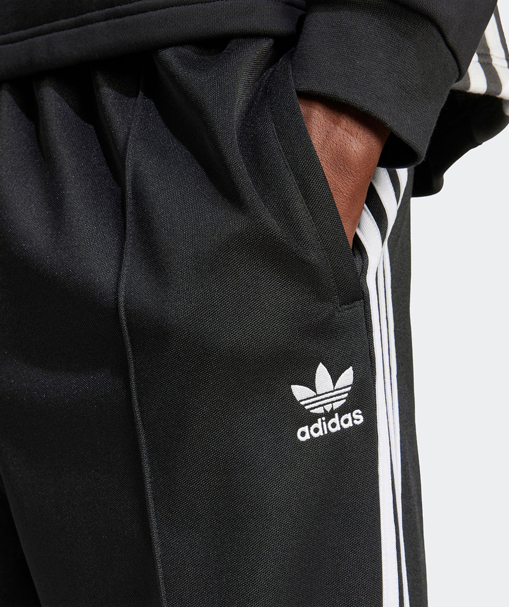 
                  
                    ADIDAS PANT BAGGY
                  
                