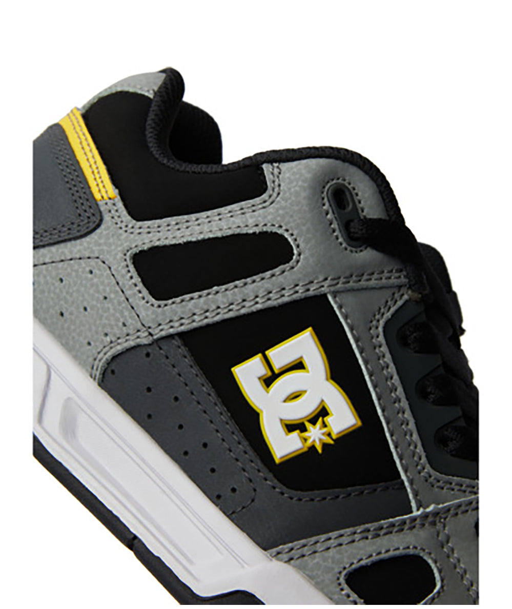 
                  
                    DCSHOECOUSA COURT GRAFFIK
                  
                