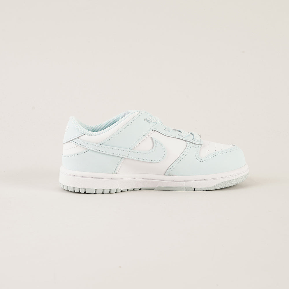 
                  
                    NIKE DUNK
                  
                