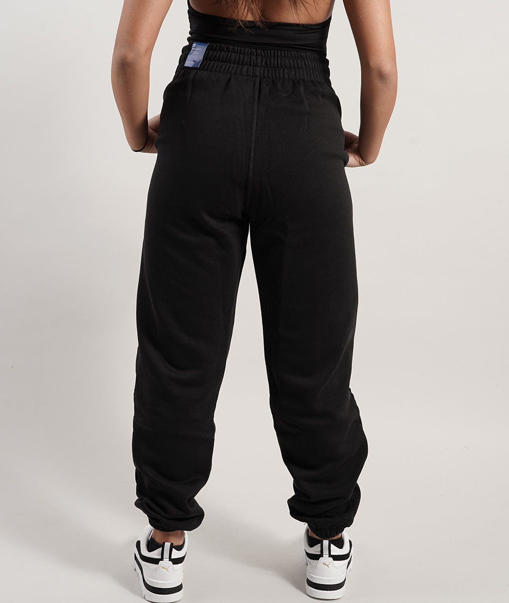 
                  
                    ADIDAS PANTALONI ADICOLOR ESSENTIALS FLEECE JOGGERS
                  
                