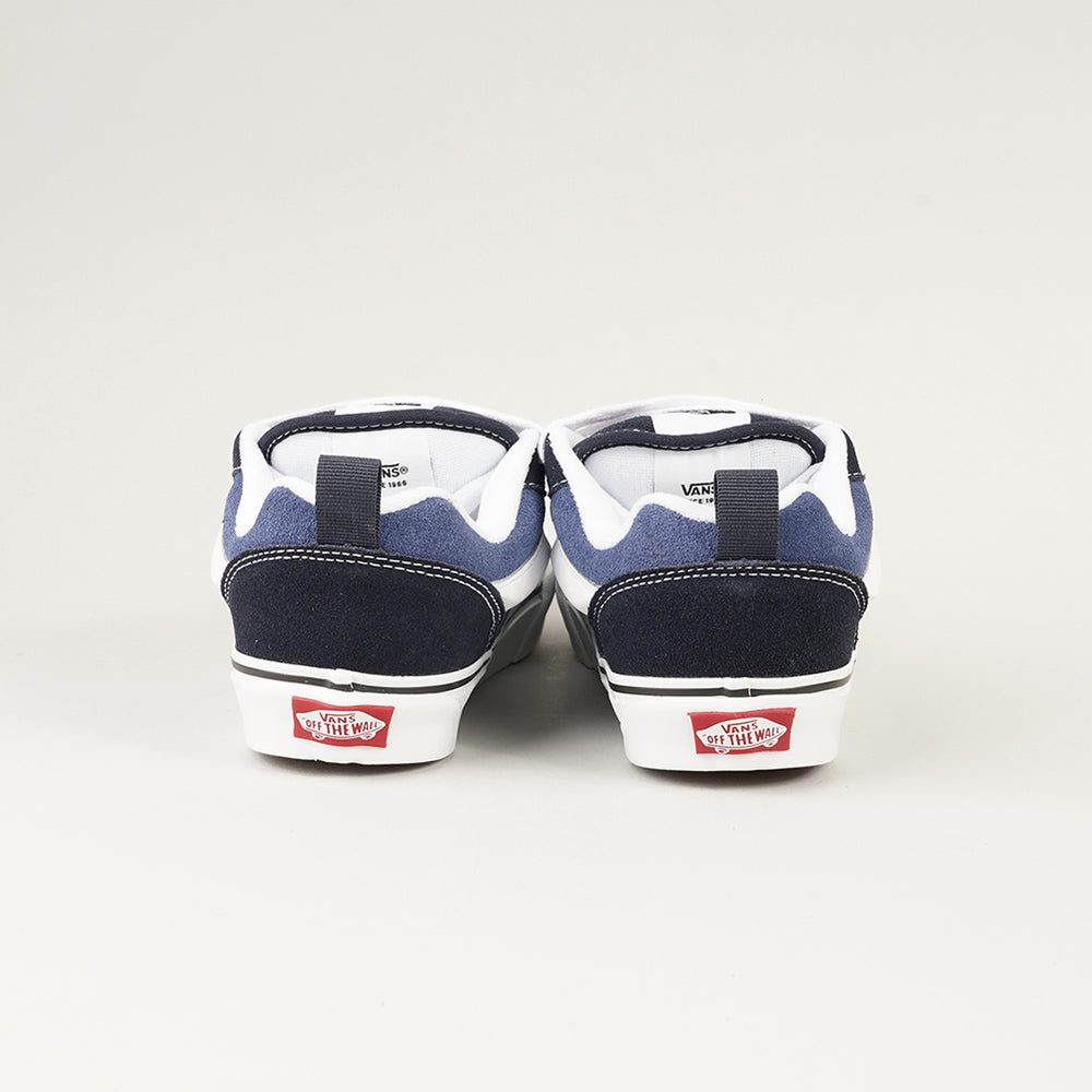 
                  
                    VANS KNU SKOOL
                  
                