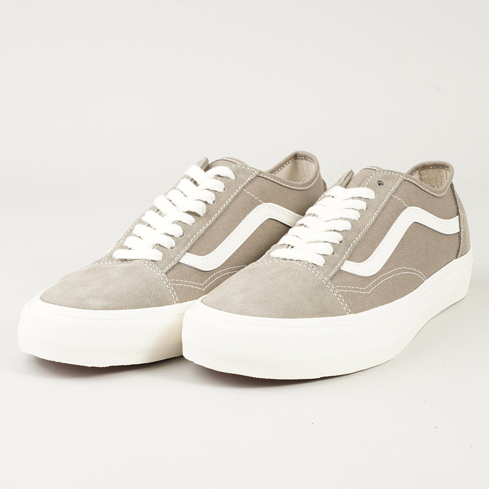 
                  
                    VANS OLD SKOOL TAPE
                  
                