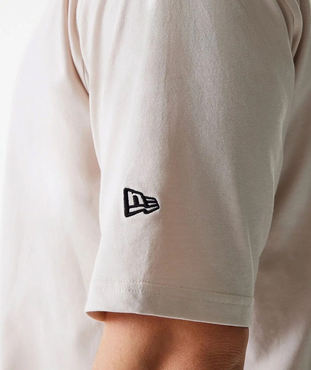 
                  
                    NEW ERA T-SHIRT
                  
                