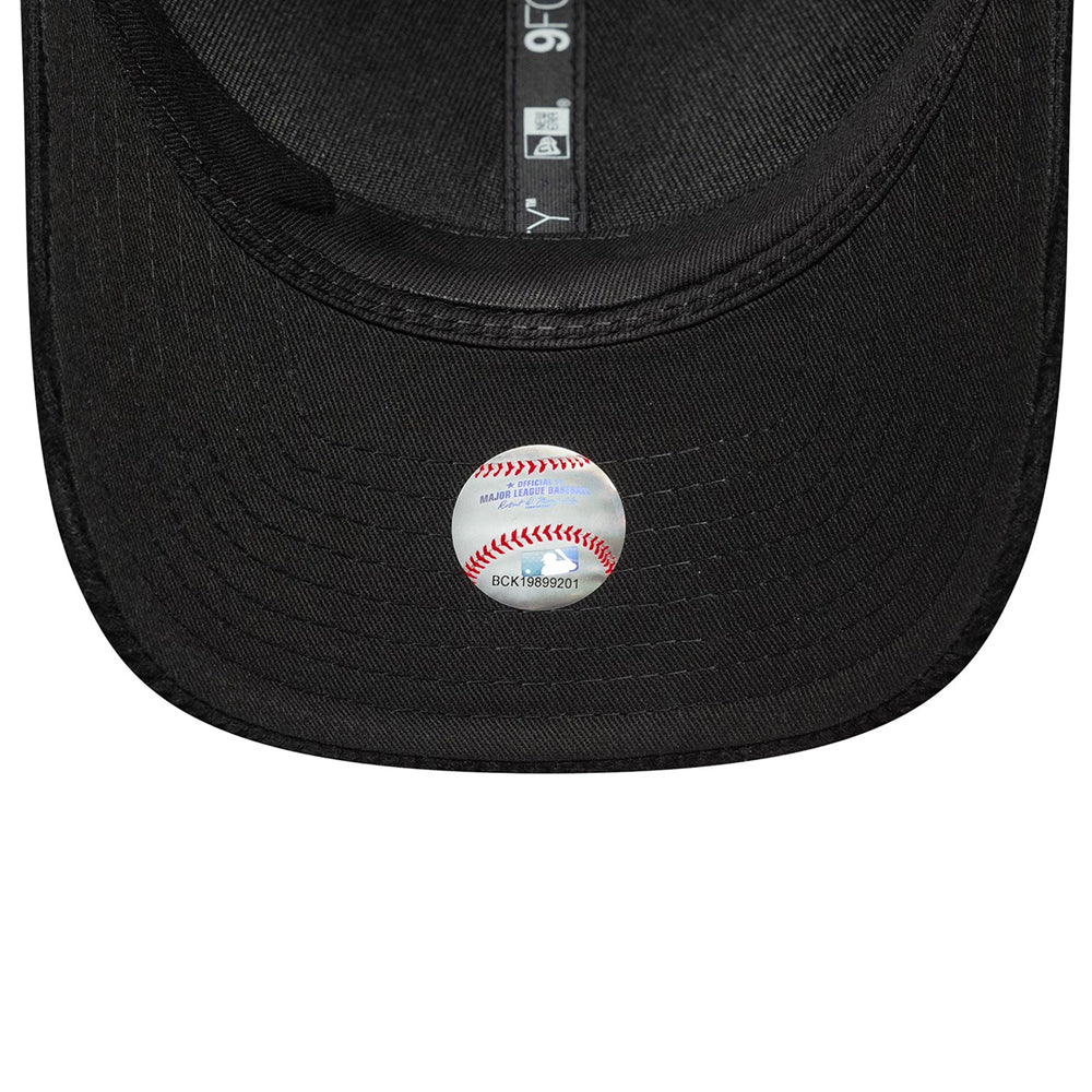 
                  
                    NEW ERA CORD 9FORTY
                  
                