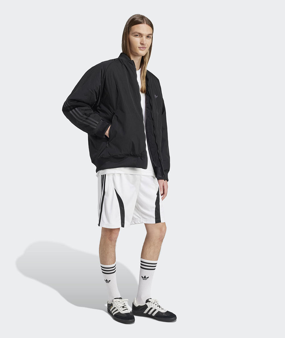 
                  
                    ADIDAS TEAMGEIST
                  
                