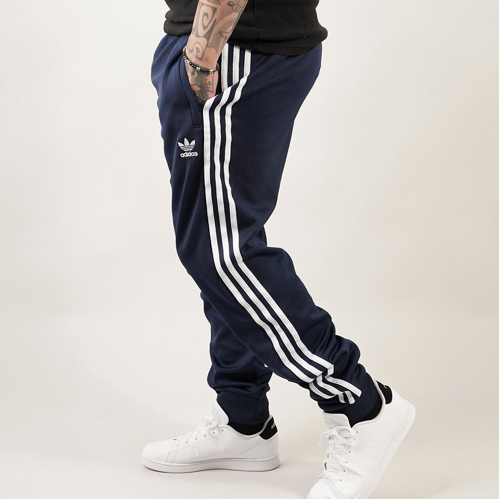 
                  
                    ADIDAS ADICOLOR CLASSICS
                  
                