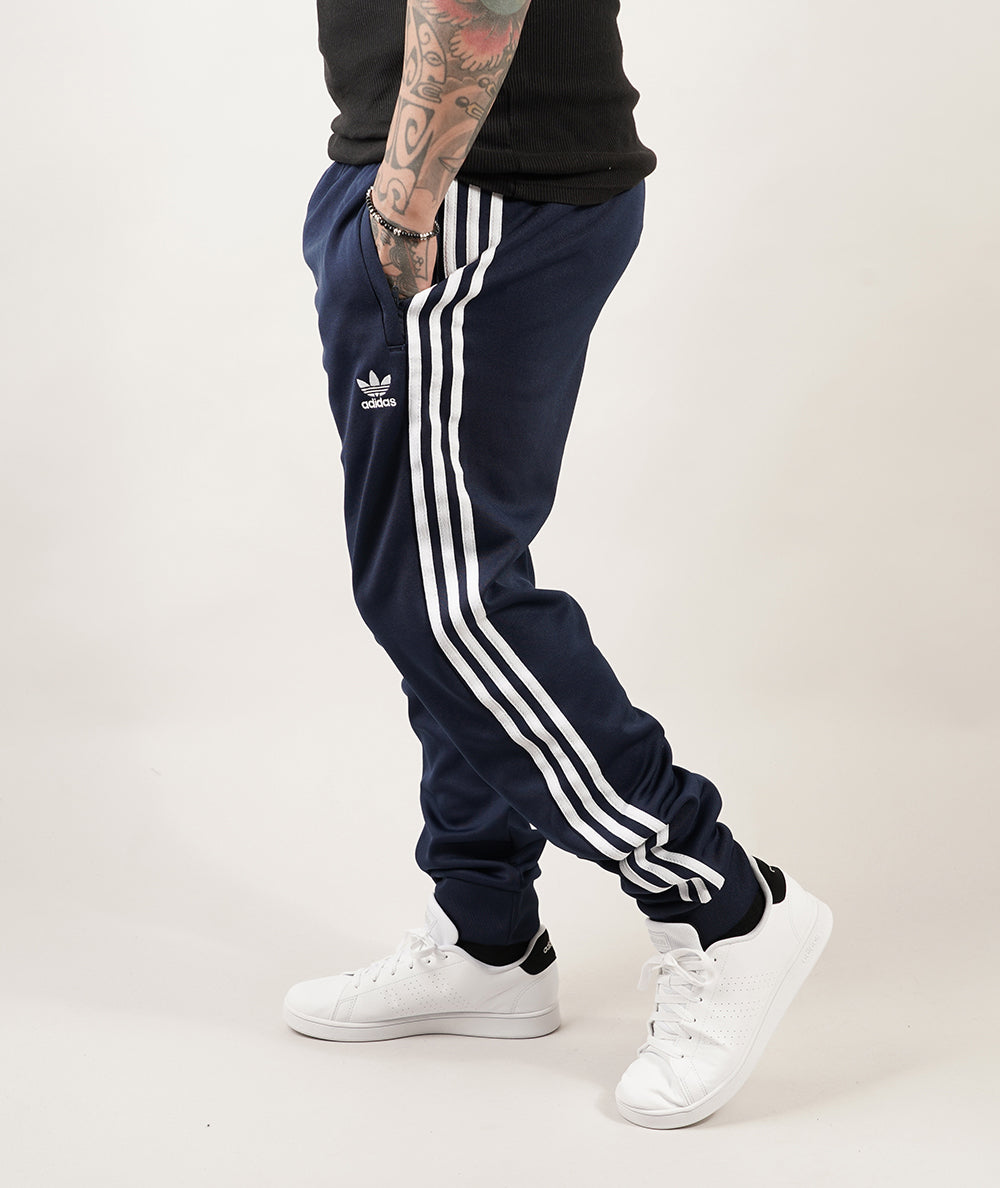 
                  
                    ADIDAS ADICOLOR CLASSICS
                  
                