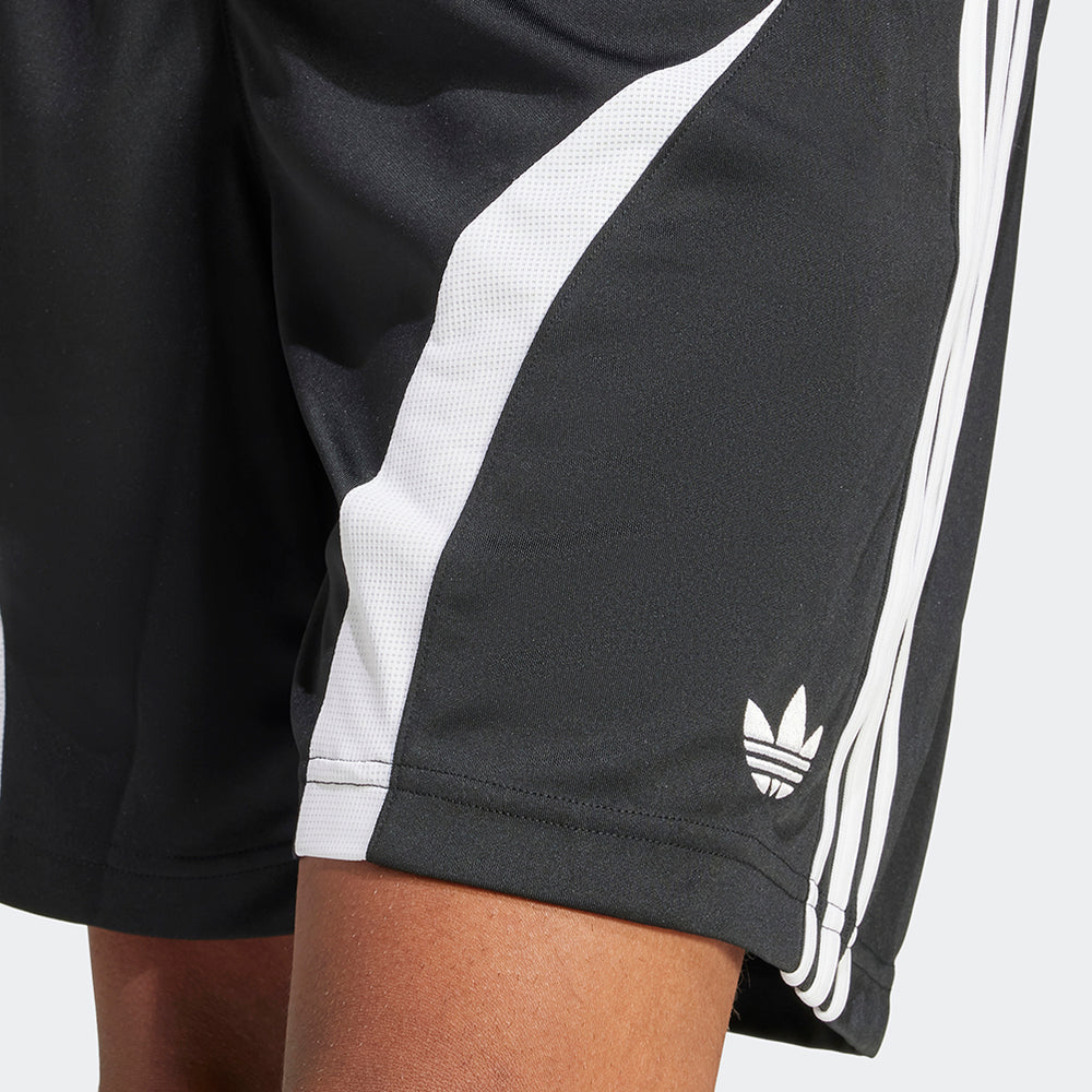 
                  
                    ADIDAS TEAMGEIST
                  
                