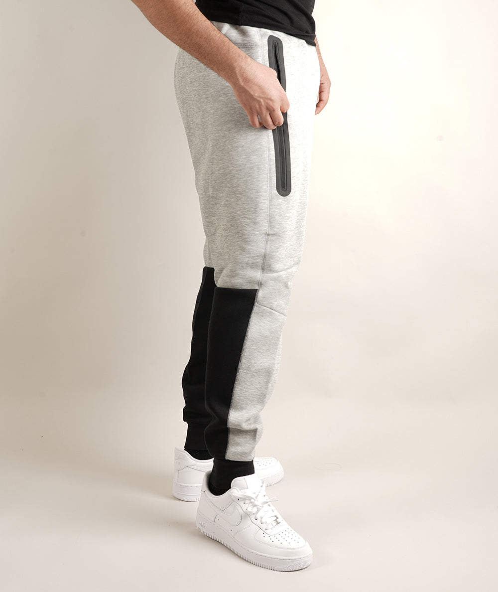 
                  
                    NIKE TECH FLEECE
                  
                