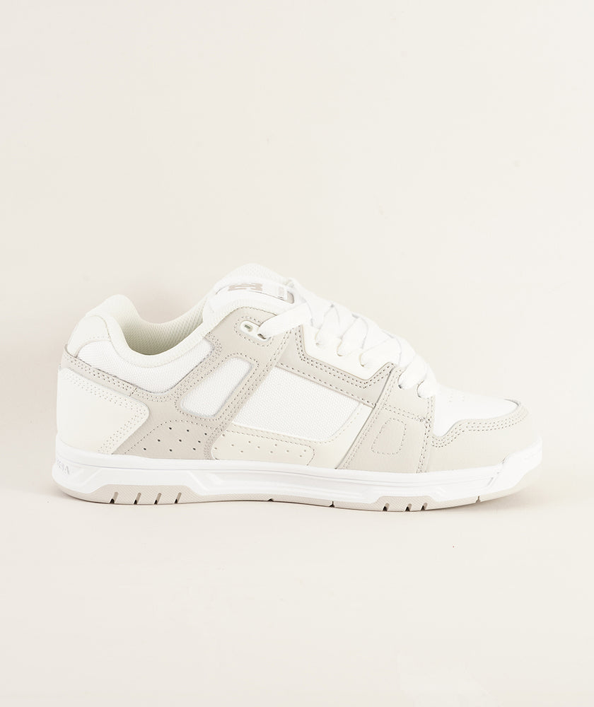 
                  
                    DCSHOECOUSA COURT GRAFFIK
                  
                
