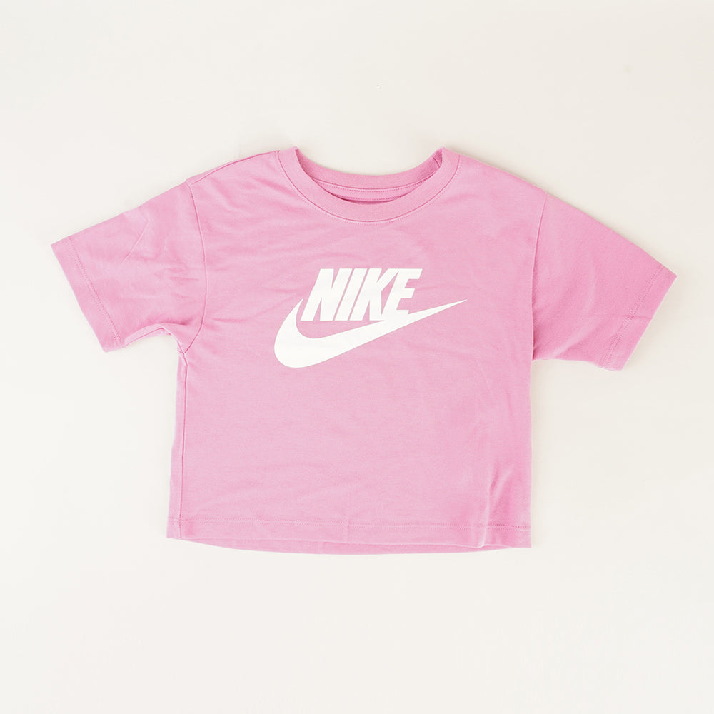 
                  
                    NIKE T-SHIRT BASIC
                  
                