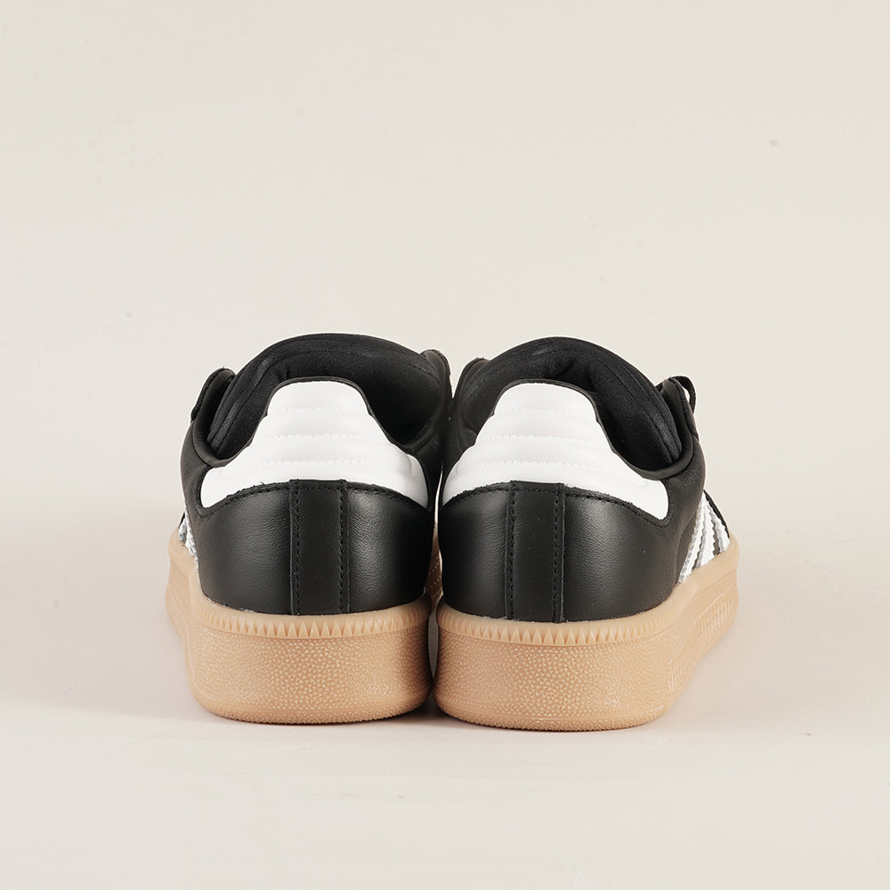 
                  
                    ADIDAS SAMBA XLG
                  
                