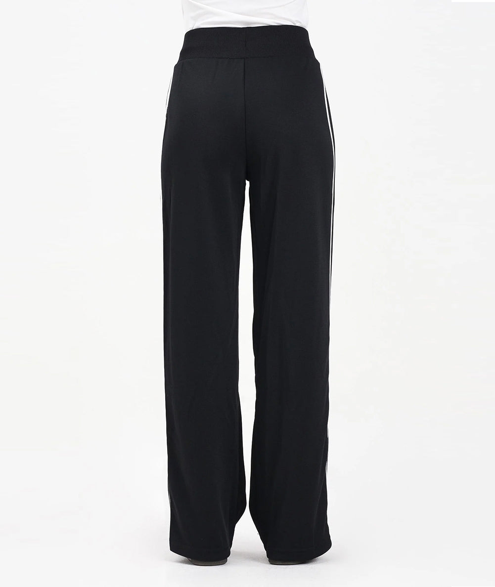 
                  
                    NEW ERA PANTALONI TRACK
                  
                