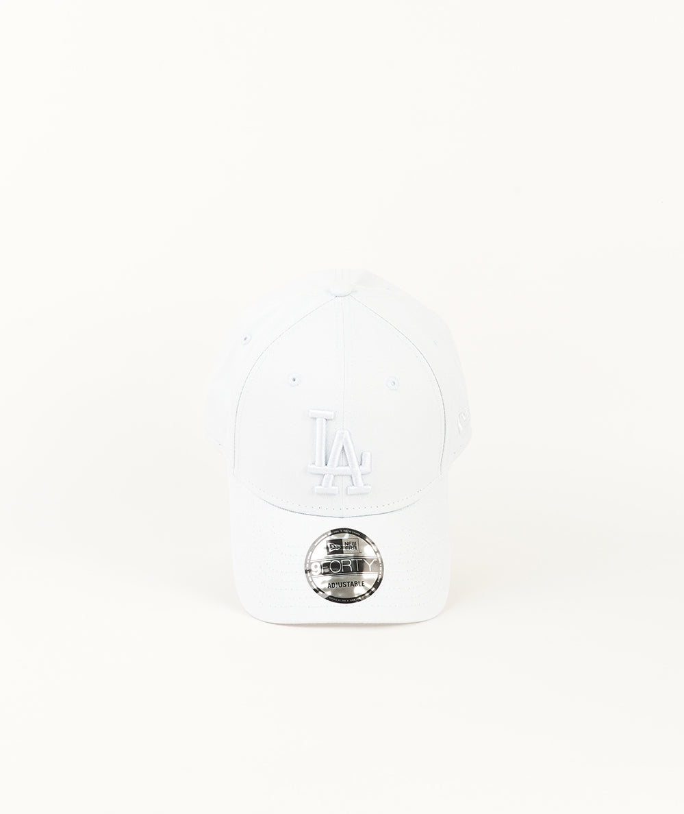 
                  
                    NEW ERA ACCESSORI
                  
                