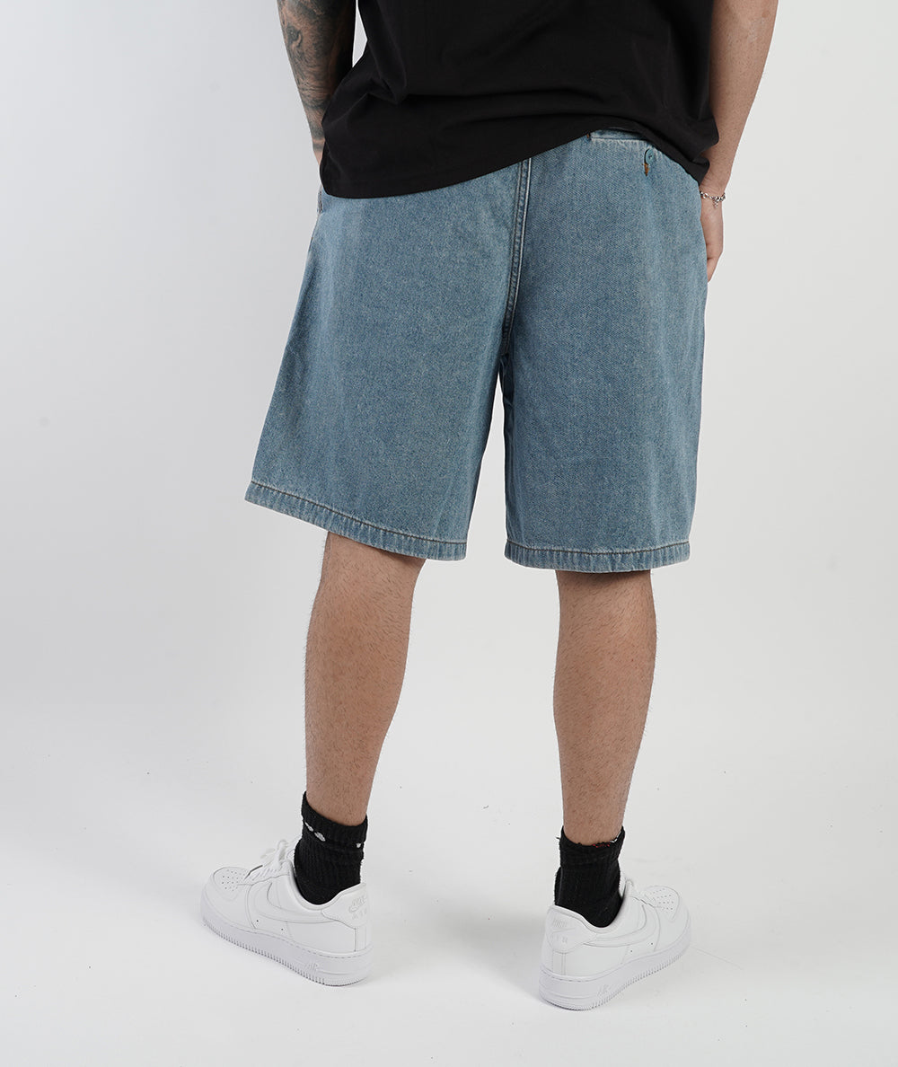 
                  
                    VANS AUTHENTIC CHINO
                  
                