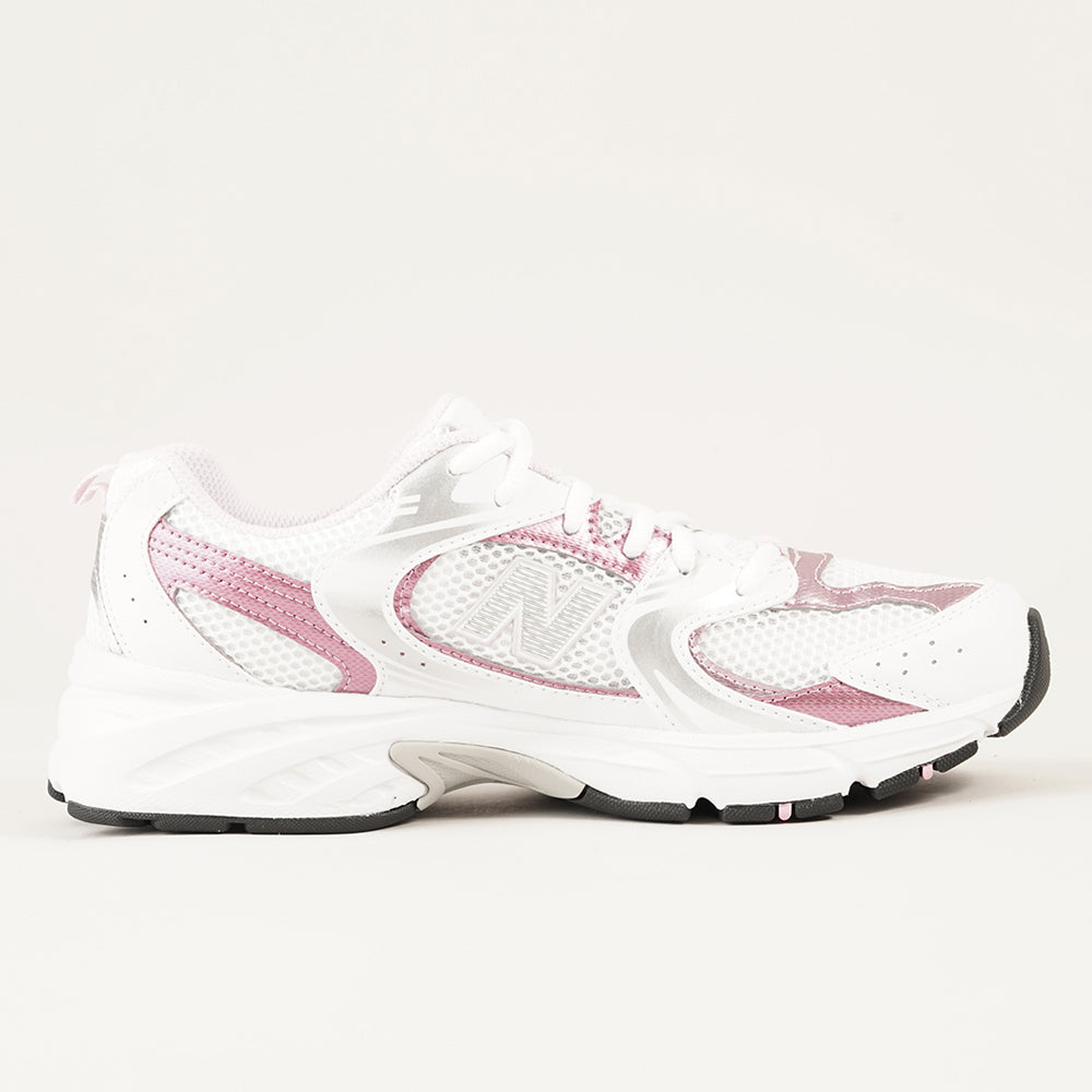 
                  
                    NEW BALANCE NEW BALANCE 530
                  
                