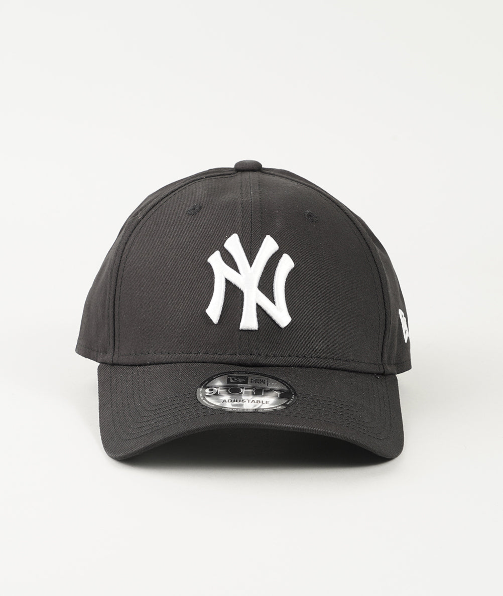 
                  
                    NEW ERA BERRETTO
                  
                