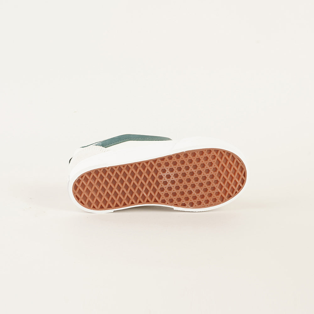 
                  
                    VANS KNU SKOOL ELASTIC LACE
                  
                