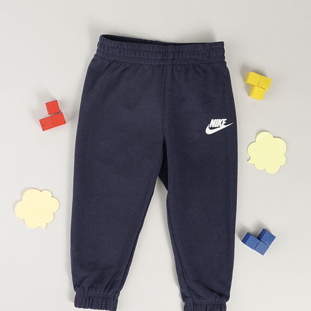 
                  
                    NIKE SWOOSH ESSENTIALS
                  
                