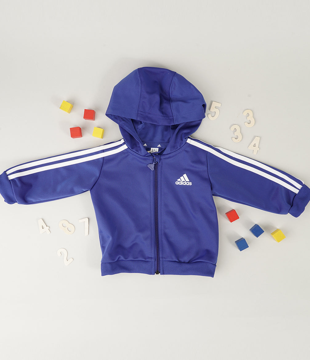
                  
                    ADIDAS AEROREADY ESSENTIALS
                  
                