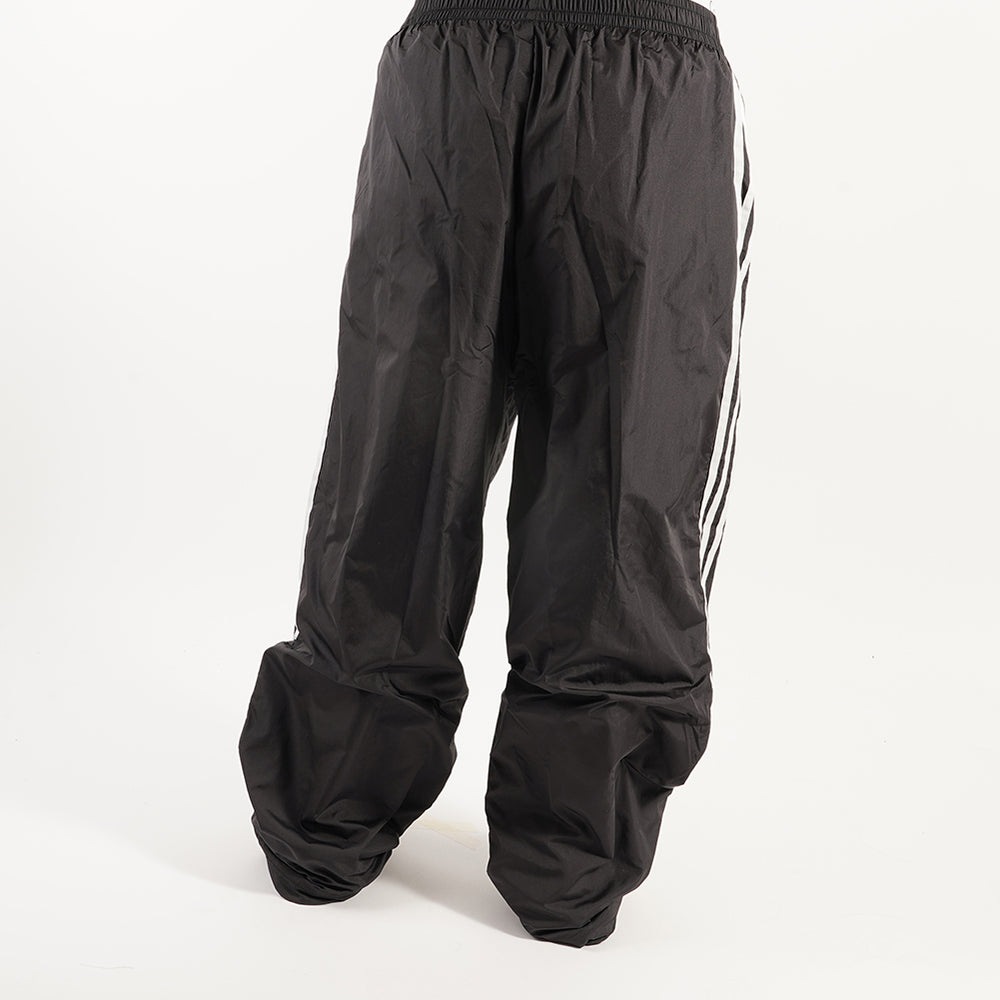 
                  
                    ADIDAS TEAMGEIST TP
                  
                