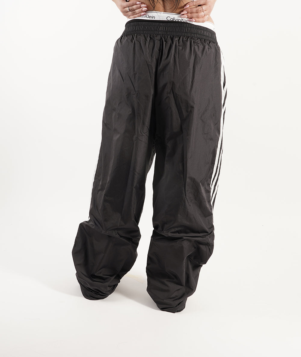 
                  
                    ADIDAS TEAMGEIST TP
                  
                
