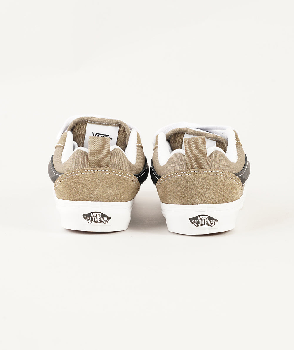 
                  
                    VANS KNU SKOOL
                  
                
