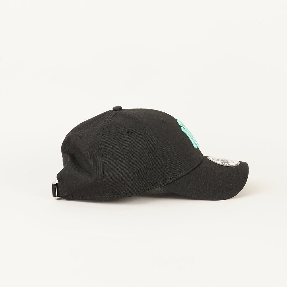 
                  
                    NEW ERA ACCESSORI
                  
                