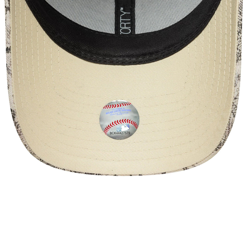 
                  
                    NEW ERA WMNS SNAKE
                  
                