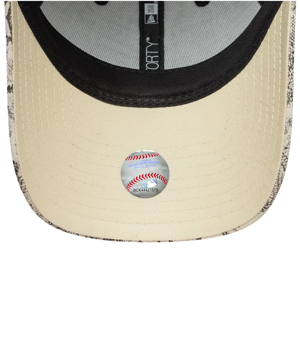 
                  
                    NEW ERA WMNS SNAKE
                  
                