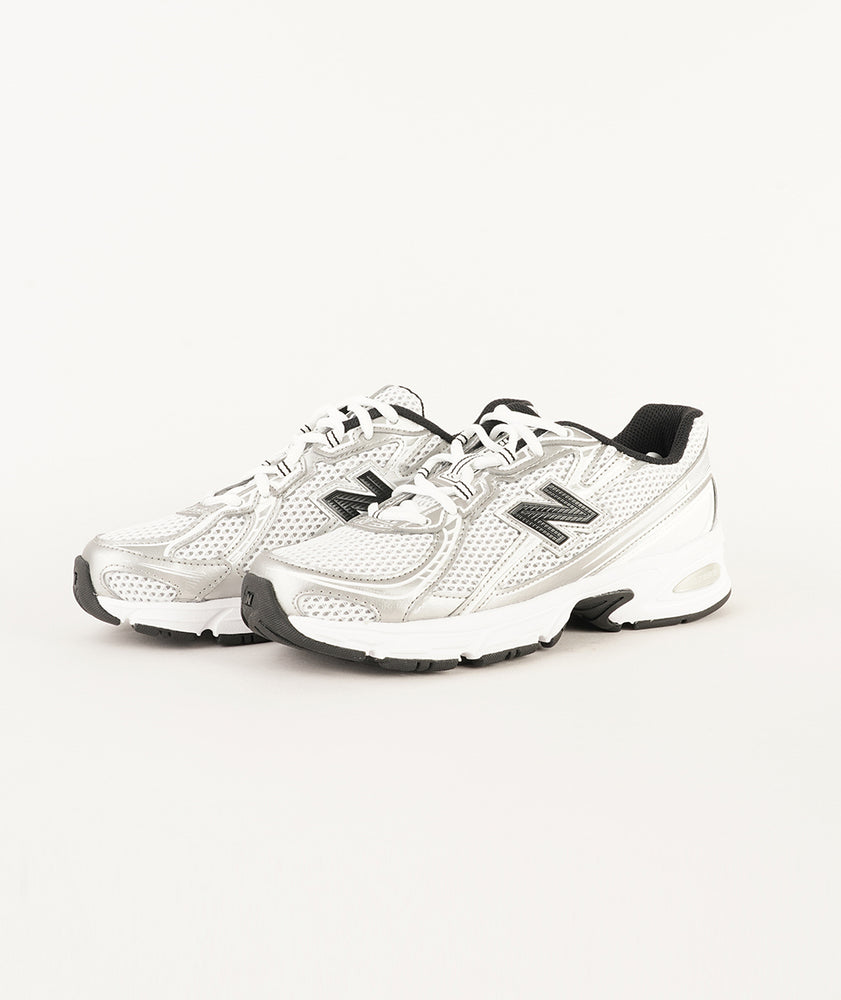 
                  
                    NEW BALANCE 740
                  
                