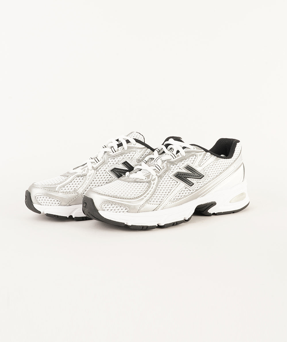 
                  
                    NEW BALANCE 740
                  
                