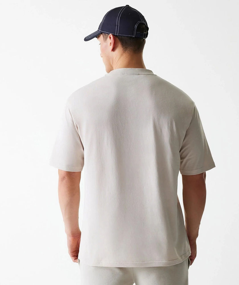 
                  
                    NEW ERA T-SHIRT
                  
                