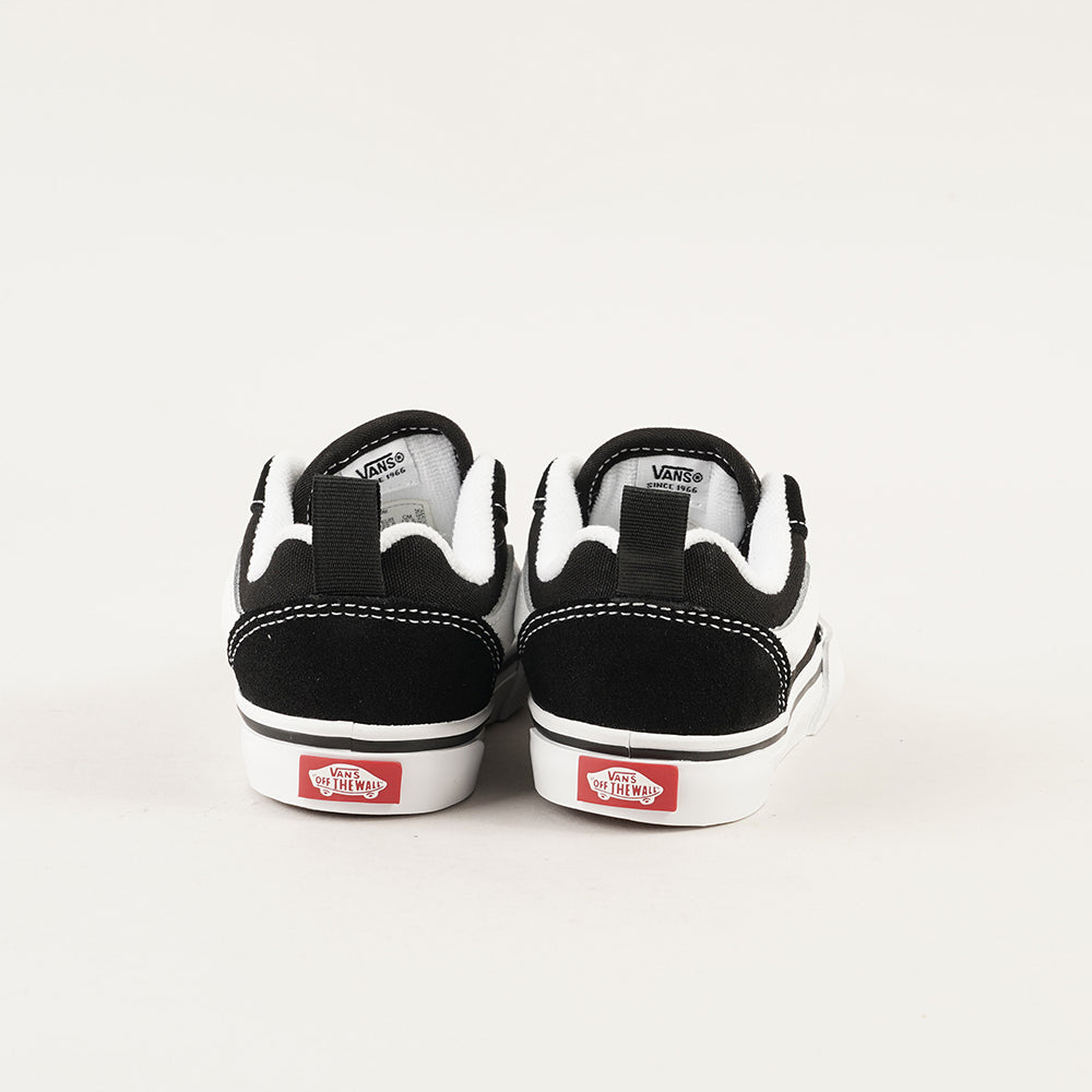 
                  
                    VANS KNU SKOOL
                  
                