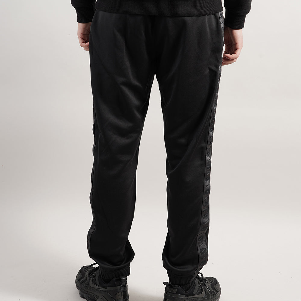 
                  
                    NIKE SPORTWEAR SWOOSH LEAGUE
                  
                