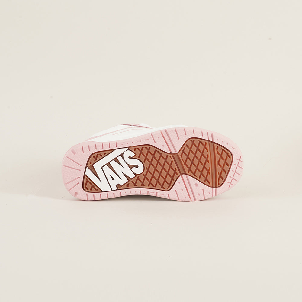 
                  
                    VANS HYLANE
                  
                