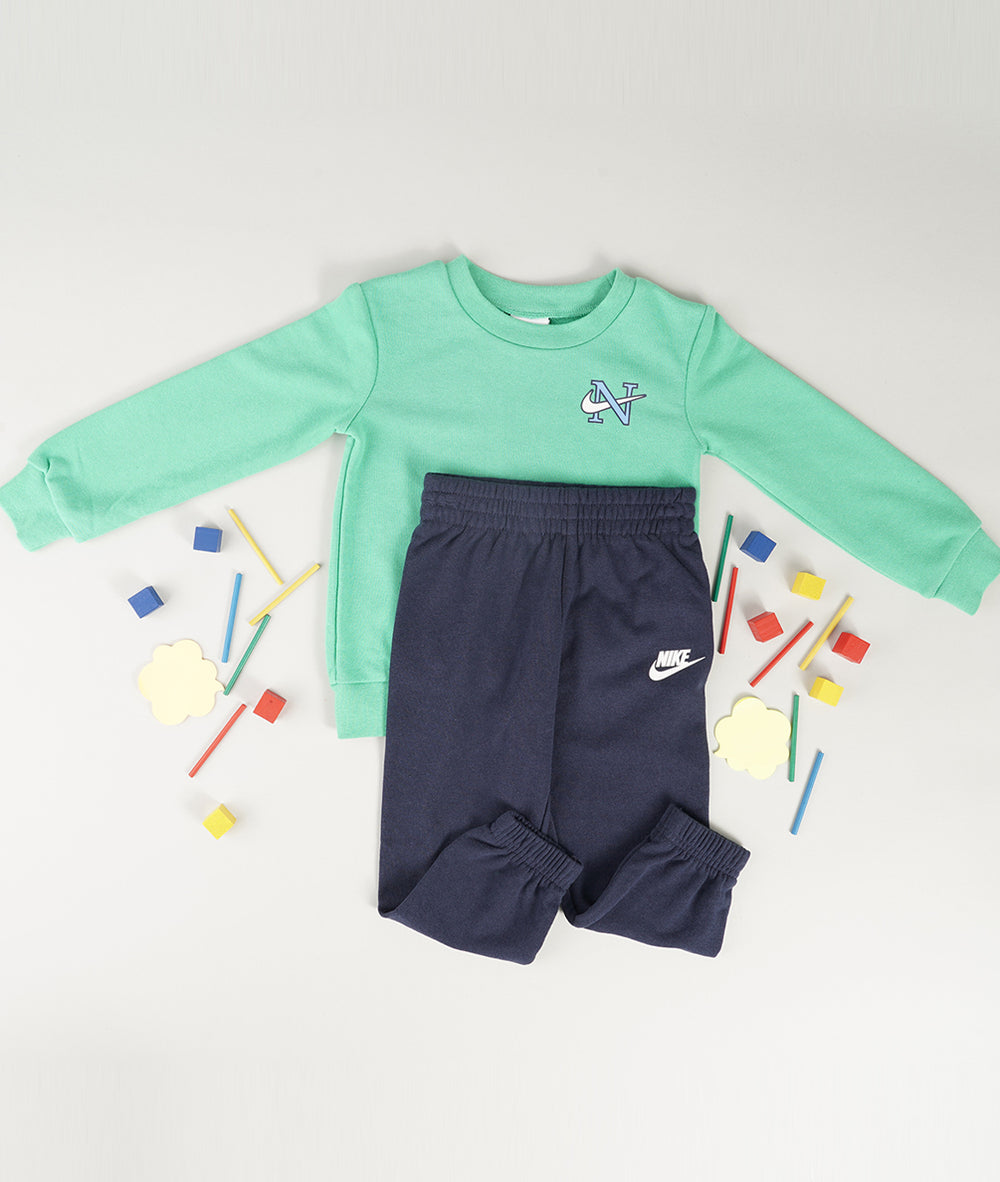 NIKE SWOOSH ESSENTIALS