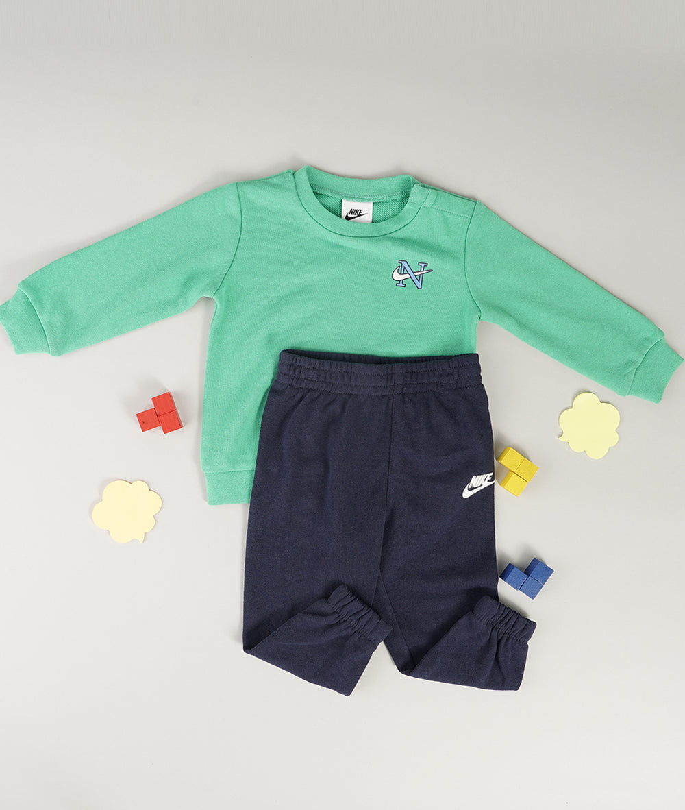 NIKE SWOOSH ESSENTIALS