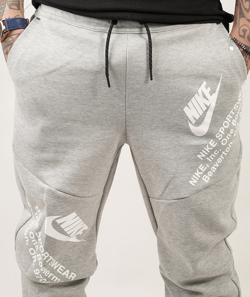 
                  
                    NIKE TECH FLEECE
                  
                