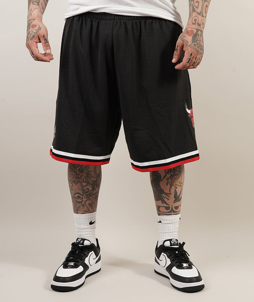 
                  
                    MITCHELL & NESS CHICAGO BULLS
                  
                