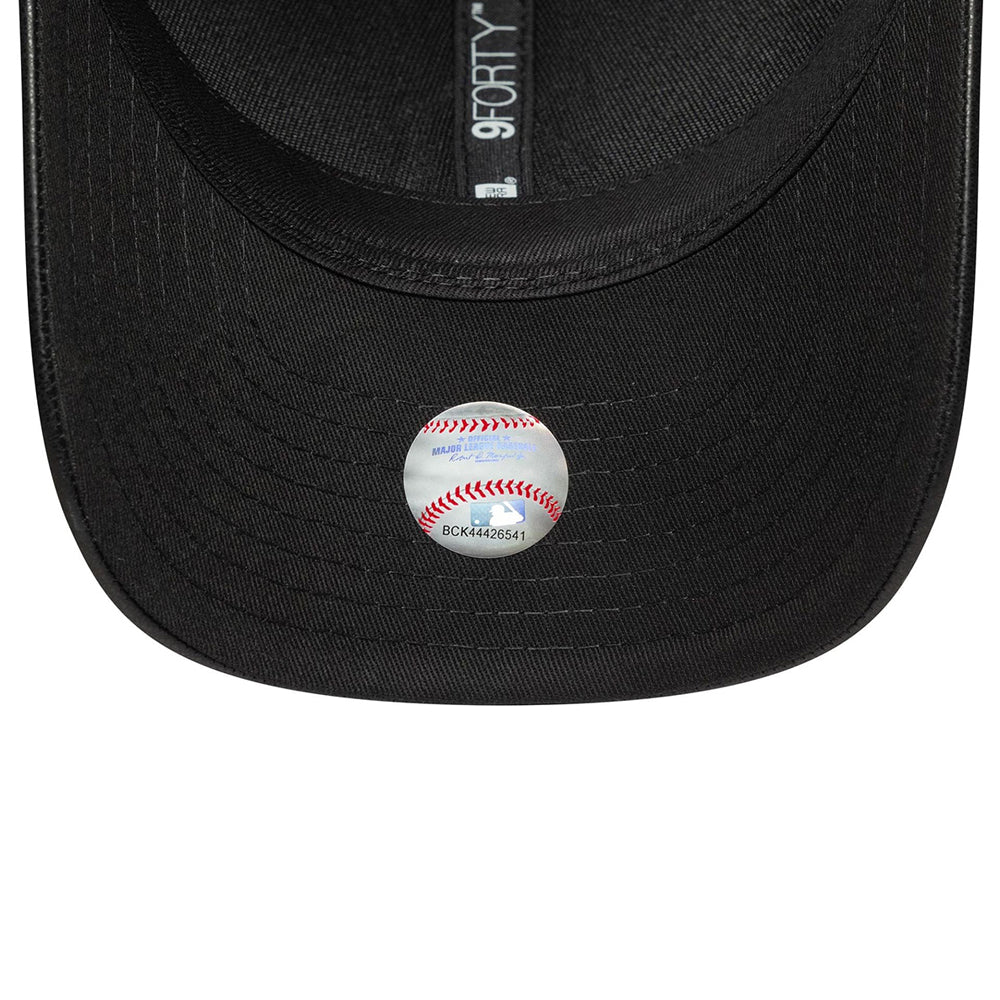 
                  
                    NEW ERA PU 9FORTY
                  
                