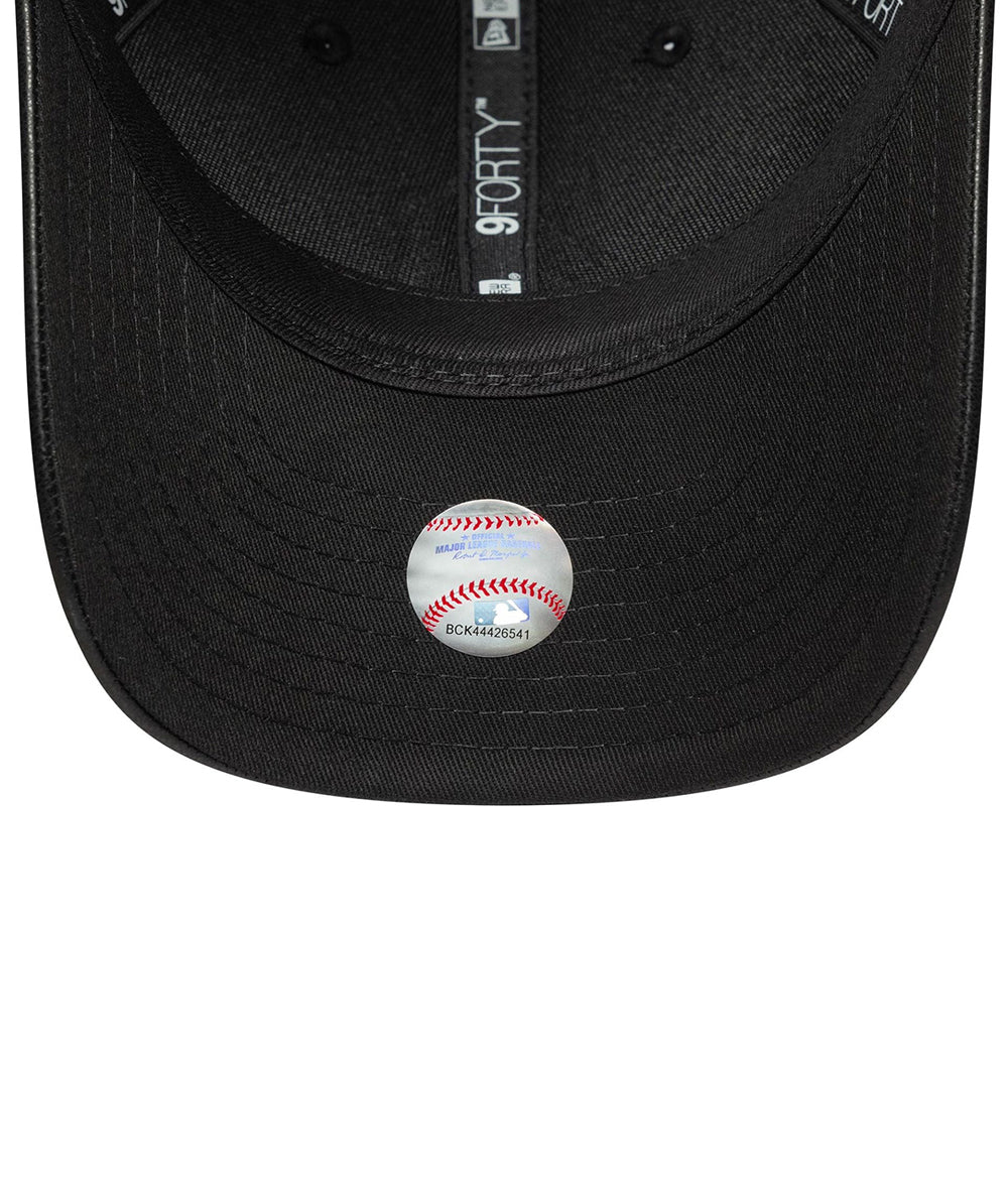 
                  
                    NEW ERA PU 9FORTY
                  
                