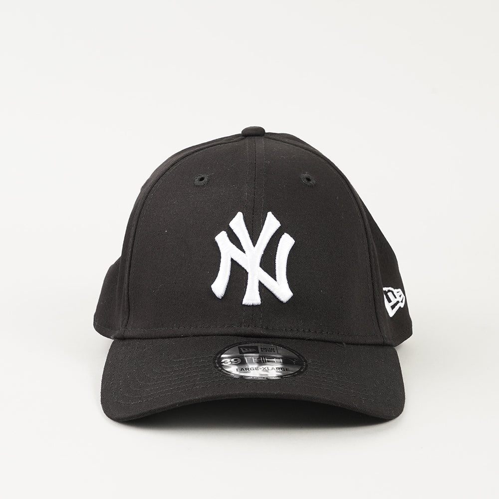 
                  
                    NEW ERA BERRETTO
                  
                