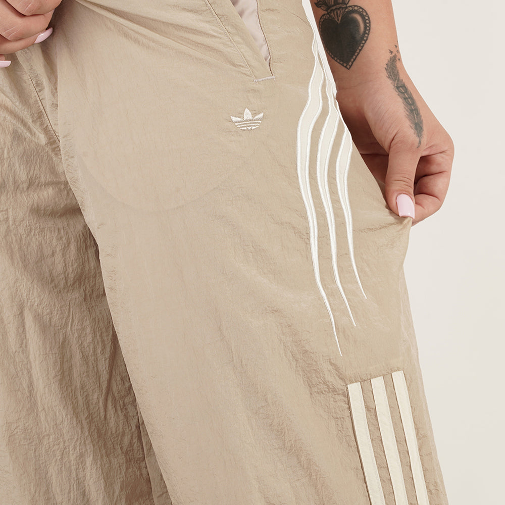 
                  
                    ADIDAS ATLANTA TP
                  
                