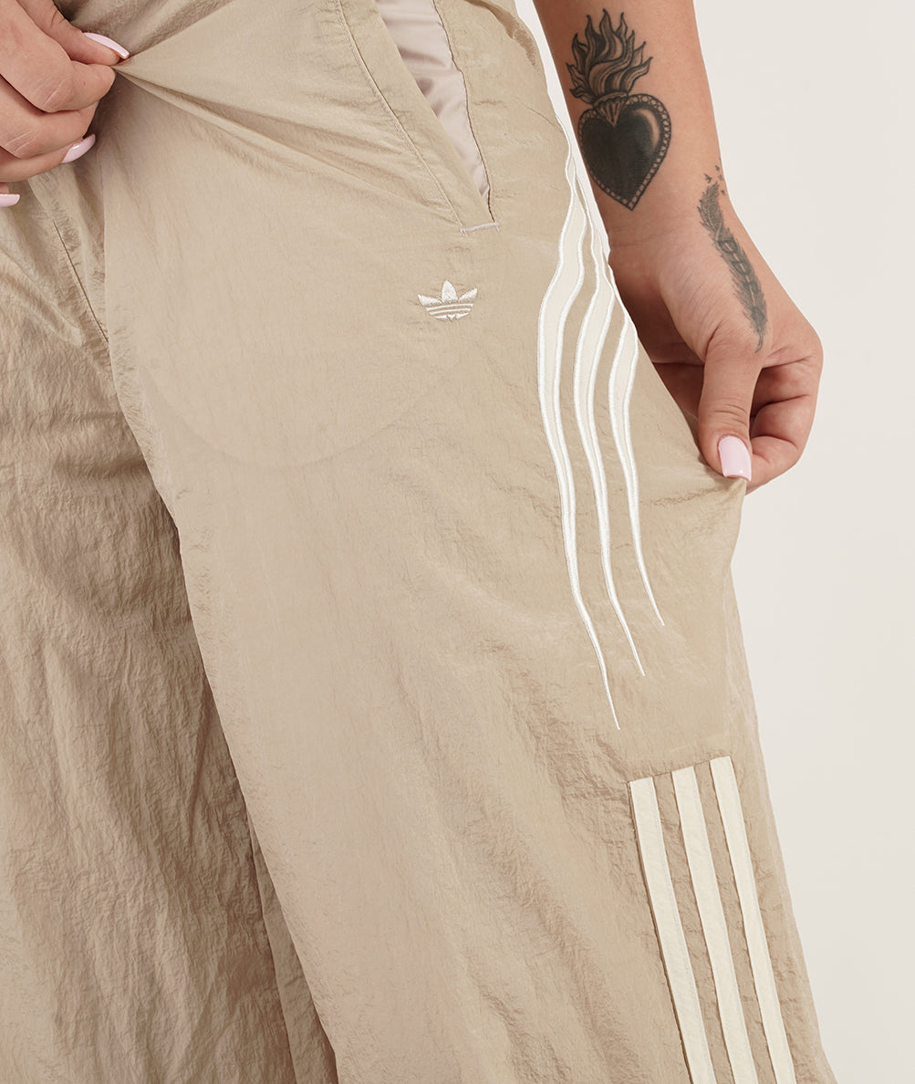 
                  
                    ADIDAS ATLANTA TP
                  
                
