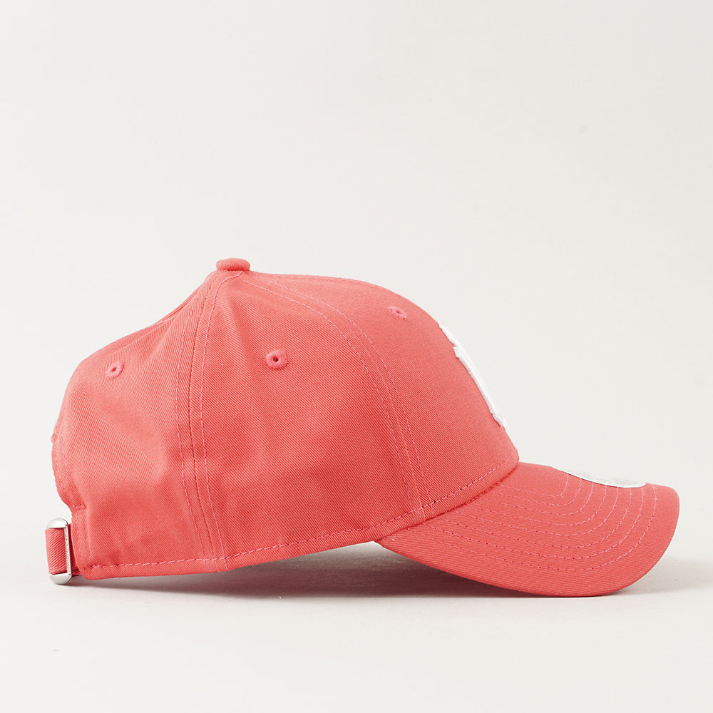 
                  
                    NEW ERA BERRETTO
                  
                