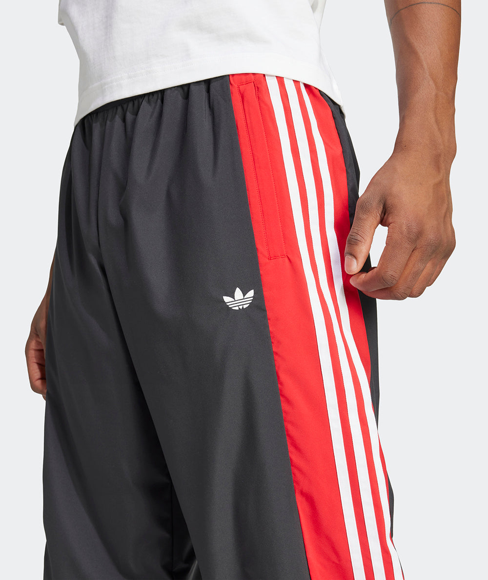 
                  
                    ADIDAS WARM-UP
                  
                