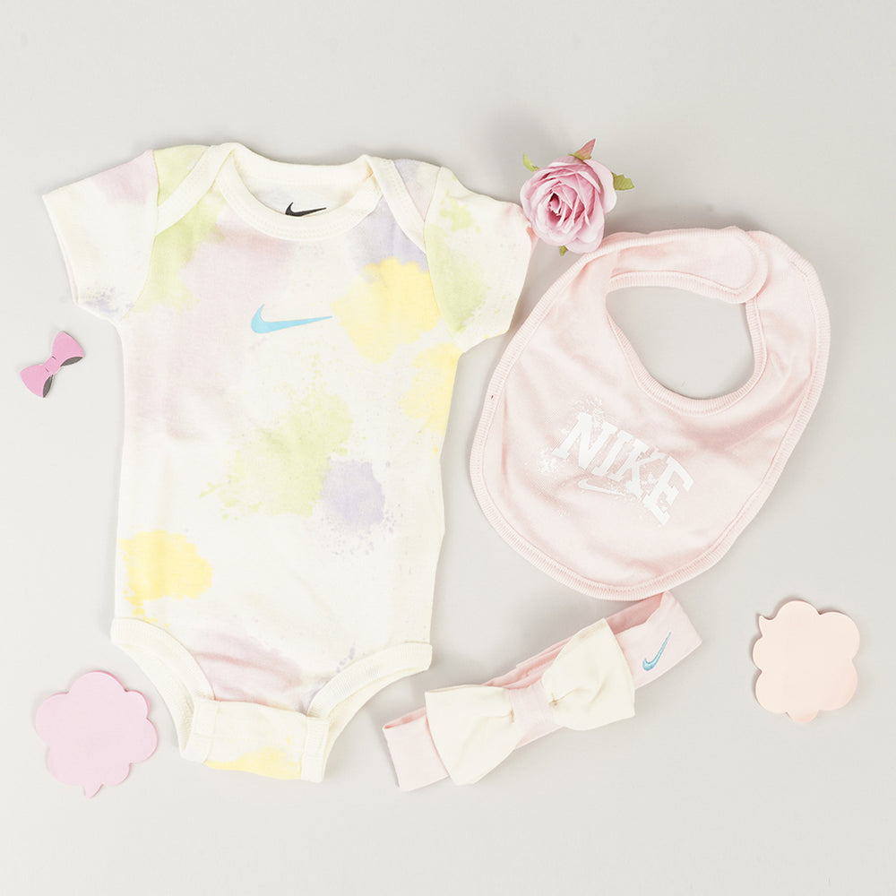 
                  
                    NIKE HOODIE SET
                  
                