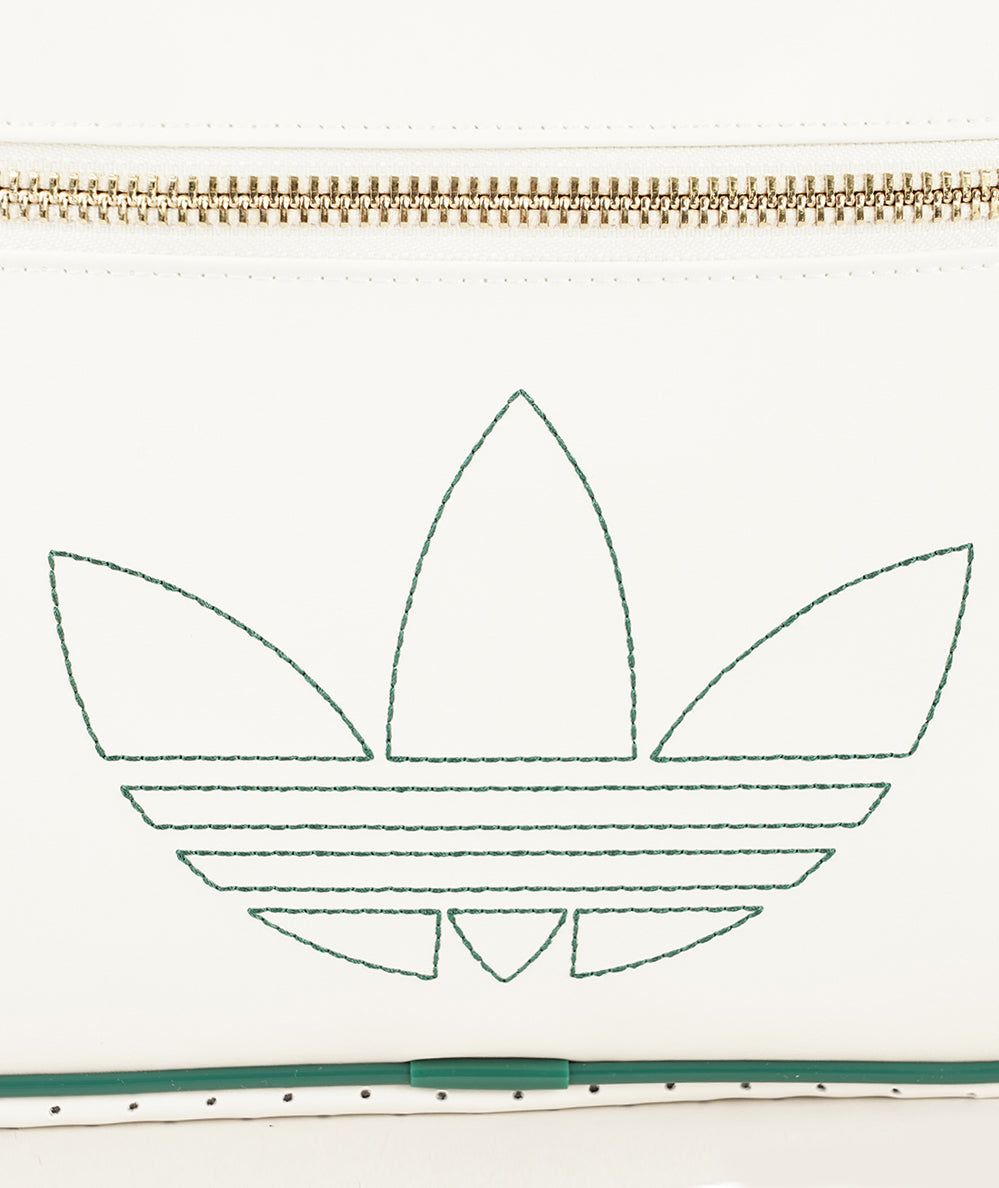 
                  
                    ADIDAS AIRLINER
                  
                
